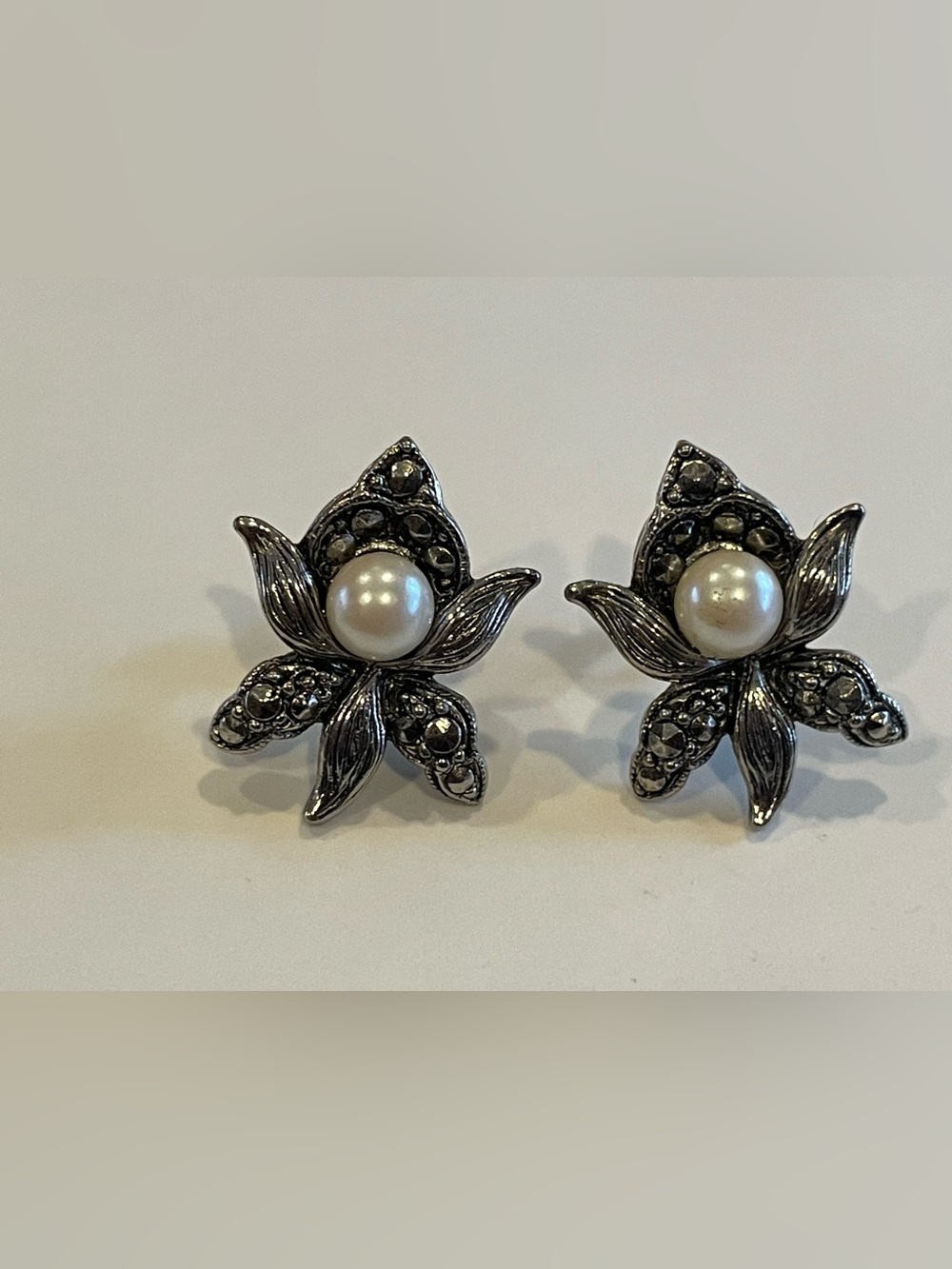 Avon Silver Tone Faux Pearl Pierced Earrings #9322